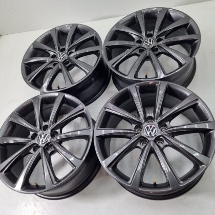 Volkswagen Passat R18