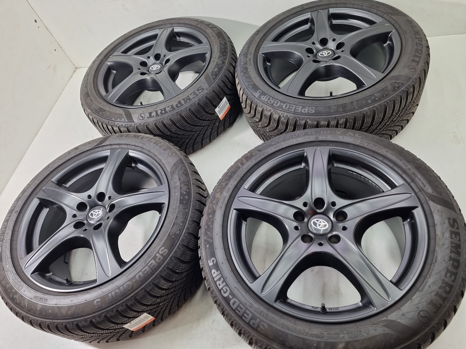 Toyota 8.5j, ET38