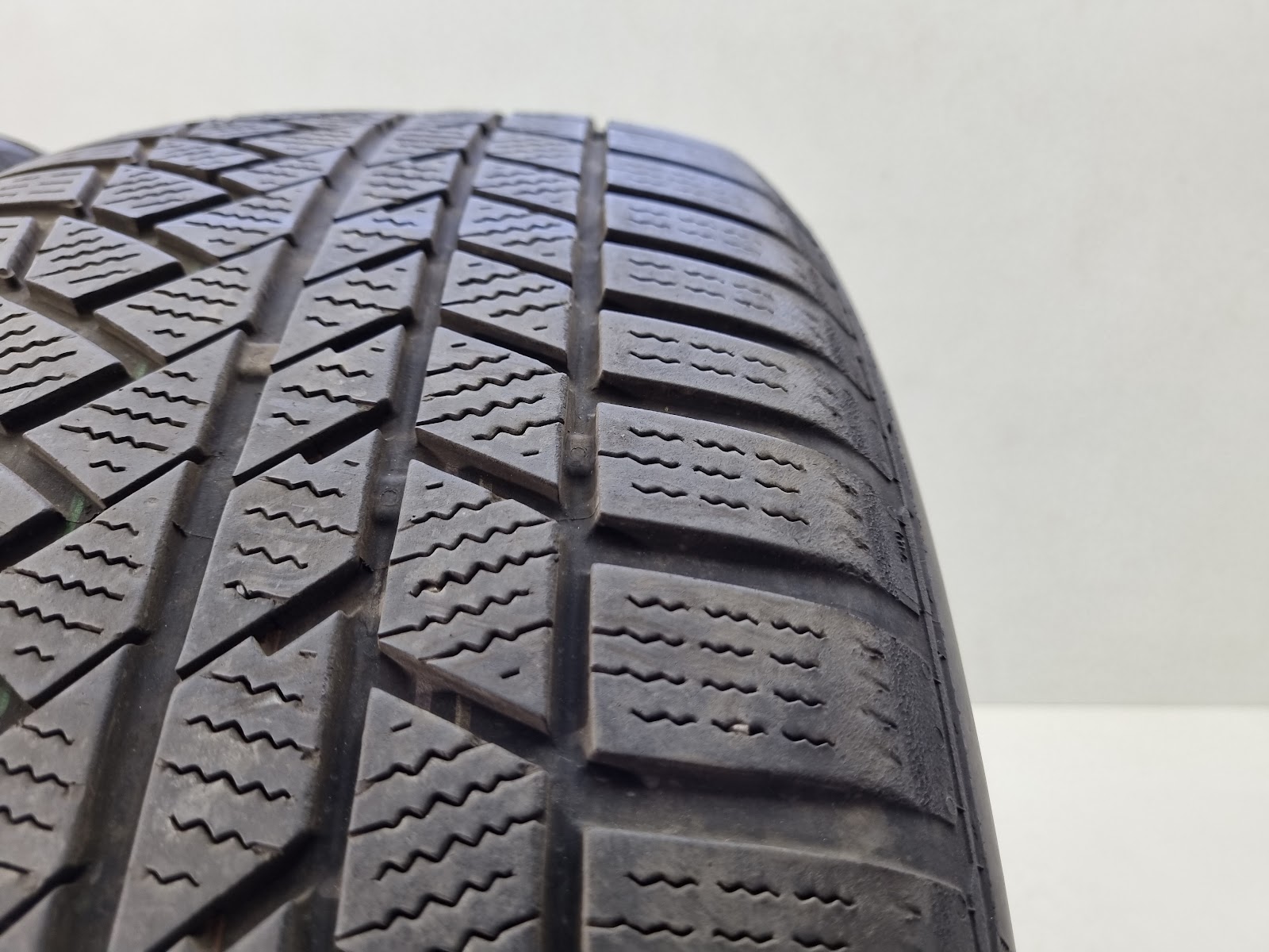 Continental 255/55 R19 - Image 8