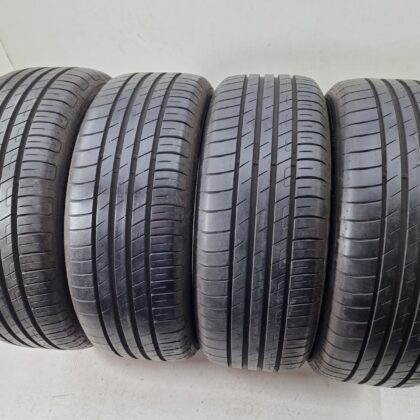 Goodyear 225/55 R17