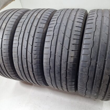 Hankook 235/45 R19