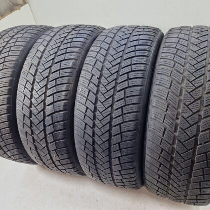 Vredestein 225/45 R19
